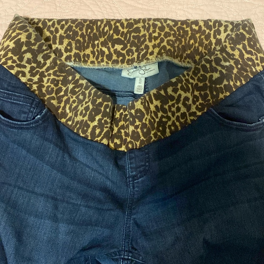 Jessica Simpson full panel maternity jeans, size XL. Skinny